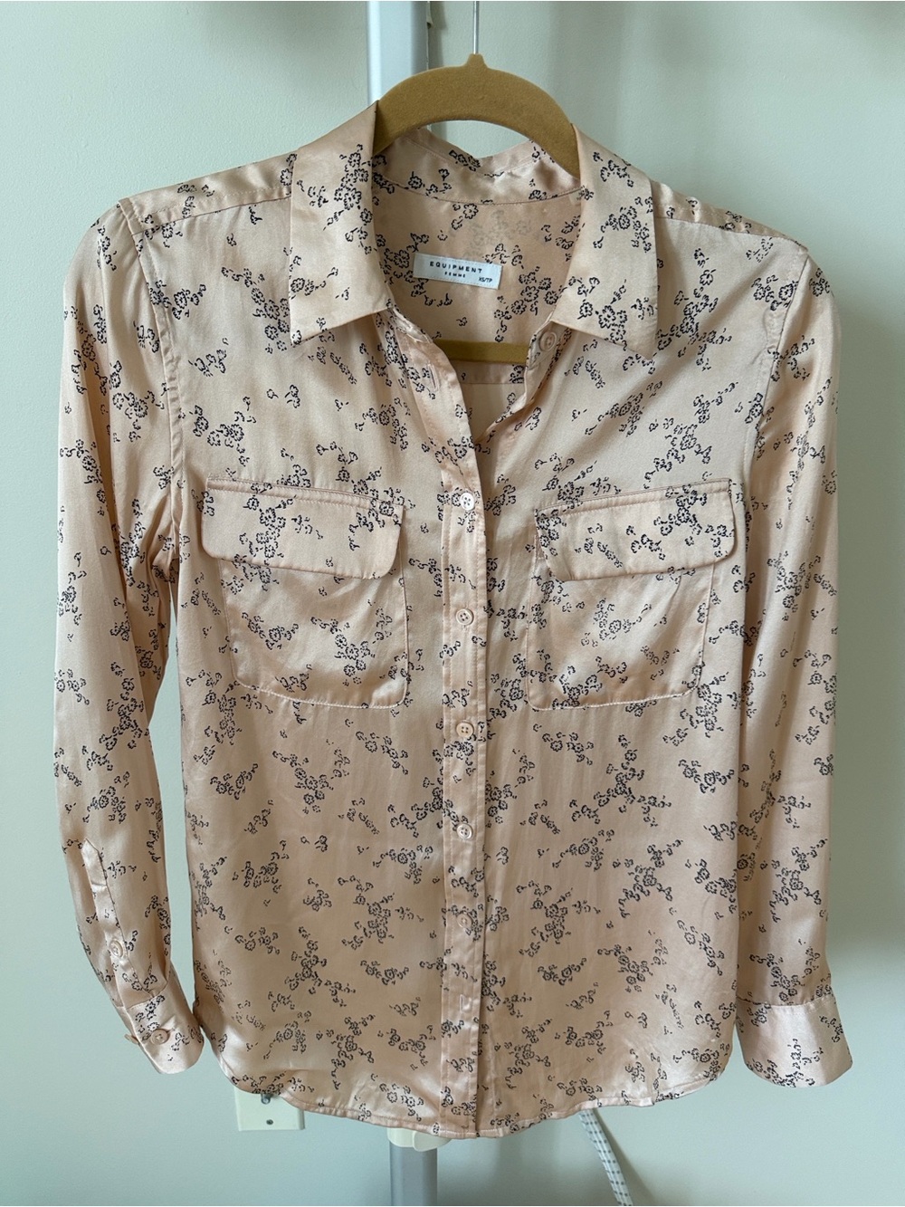 Equipment Peach Floral Silk Button-Down Shirt, sixe XS